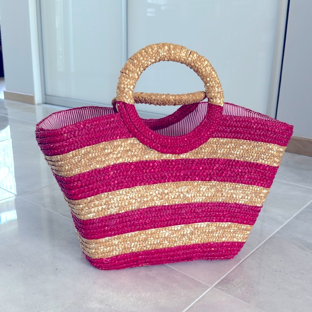 Stylish Red and Tan Woven/Straw Tote Bag